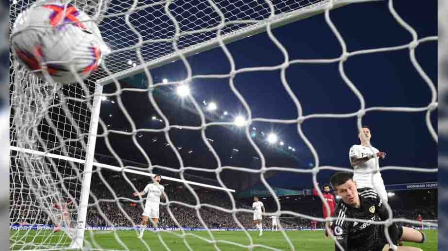 Liverpool écrase Leeds (6-1) et continue de rêver à l'Europe