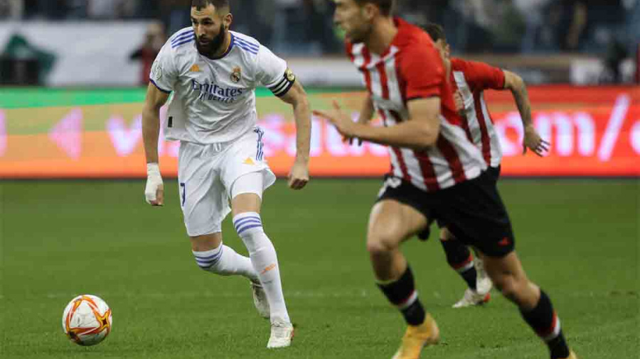 Benzema, royal, porte le Real Madrid vers sa 12e Supercoupe d'Espagne