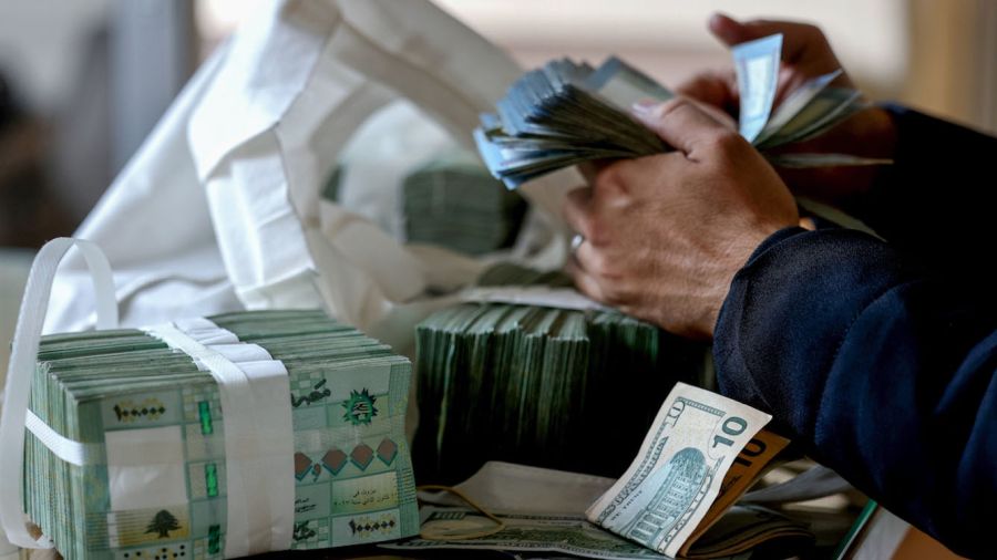 Taux de change: la livre libanaise résiste à la ruée