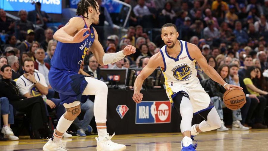 Play-offs NBA: les Warriors et les Sixers en imposent
