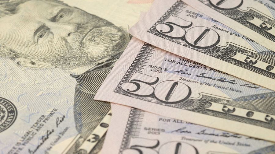 Faux billet de 50 dollars: le syndicat rassure les Libanais
