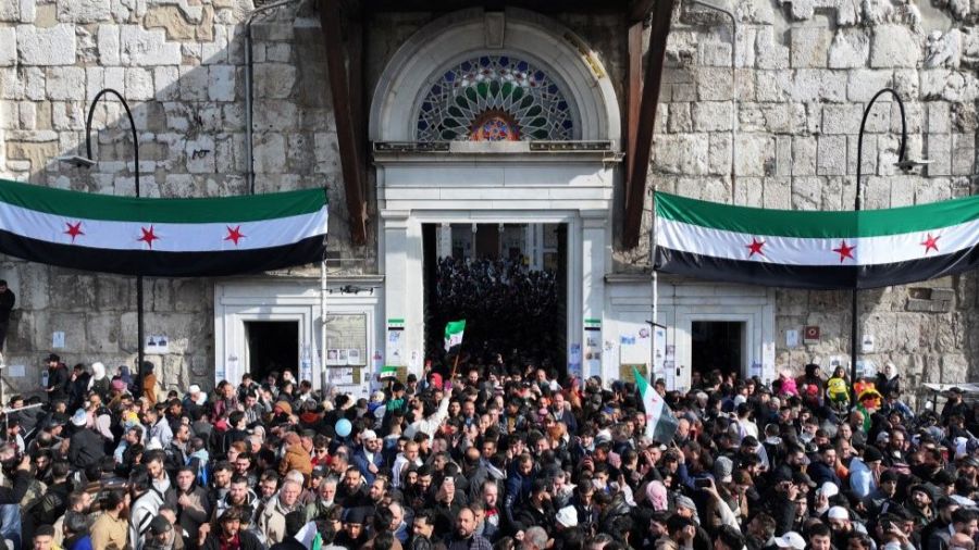 Le nouveau pouvoir en Syrie tend la main à Israël