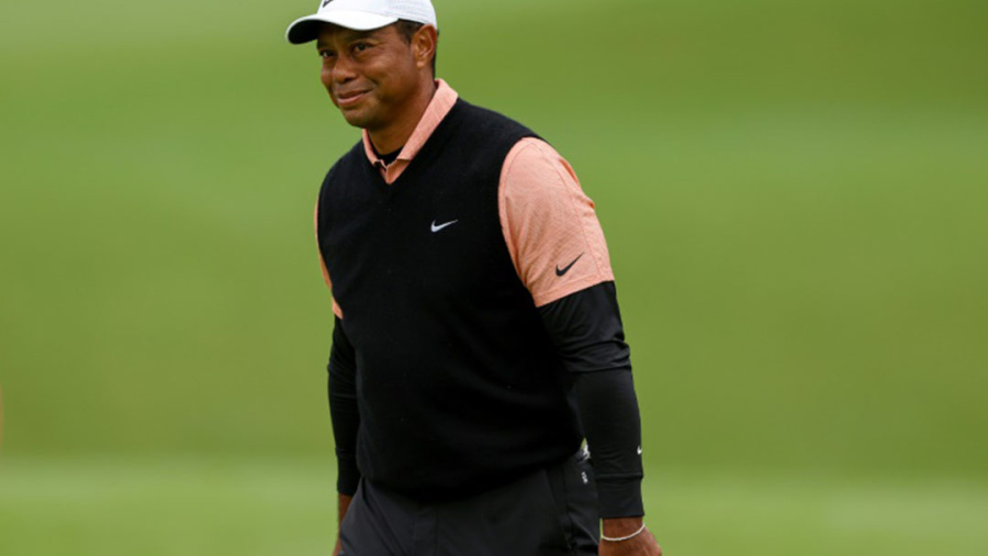 Tiger Woods sombre dans les abysses à Tulsa