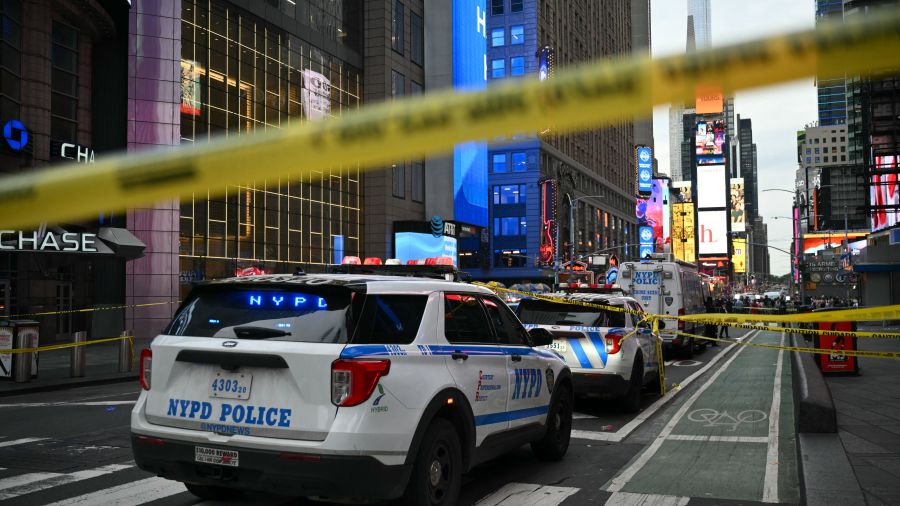 New York: une femme tuée par la police après avoir poignardé des passants, faisant un mort