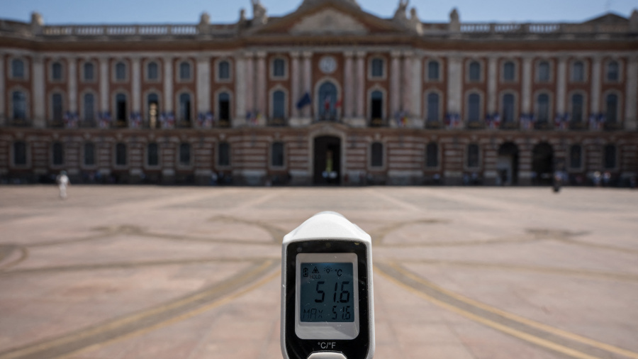 Sous une chaleur record, la France entre suée et ruée sur la climatisation