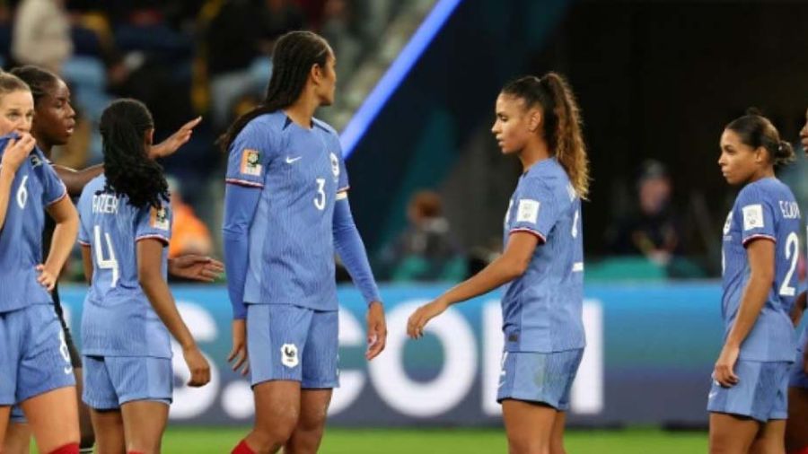 Mondial: la France cale d'entrée, les Pays-Bas et la Suède dans la douleur