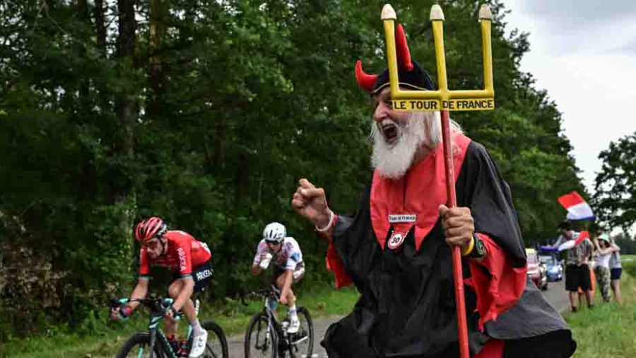 Tour de France: place aux Pyrénées et aux grimpeurs