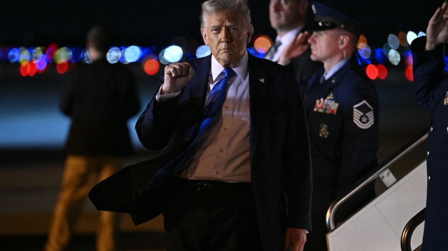 Les 100 jours passés, premier mouvement majeur dans l'équipe Trump