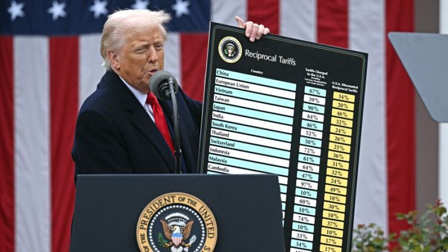 Les produits du monde entier visés, samedi, par une surtaxe de 10% à l'entrée des États-Unis