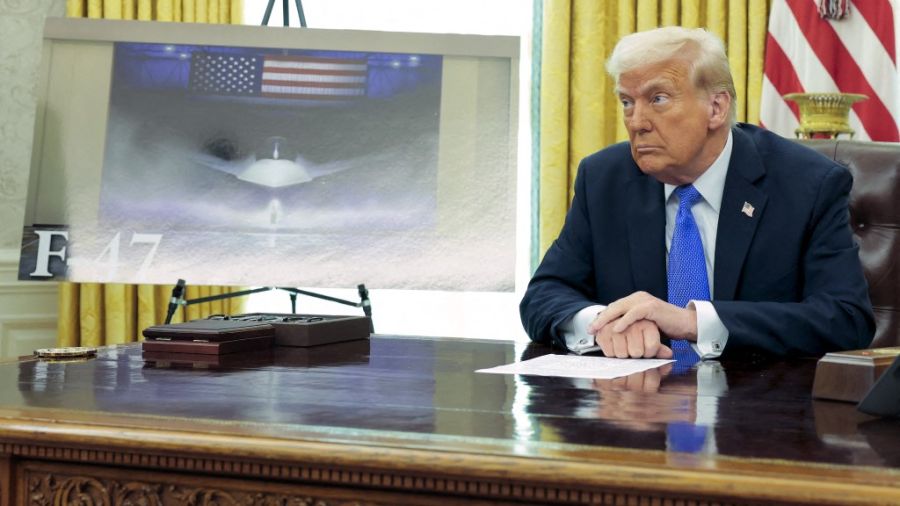 Trump annonce un contrat avec Boeing pour l'avion de combat F-47
