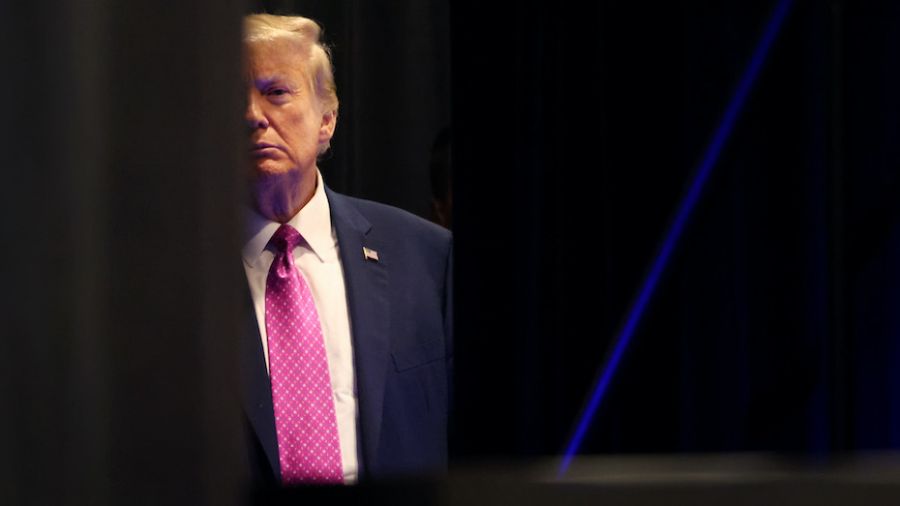 En privé, Trump se vante de détenir un document confidentiel