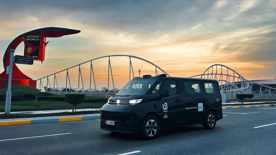 Uber et Wayve lancent à Londres un premier service de robotaxis... avec humain à bord