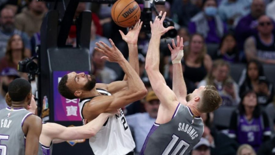 NBA: Jokic et les Nuggets battent Philadelphie, Minnesota gâche la fête à Sacramento