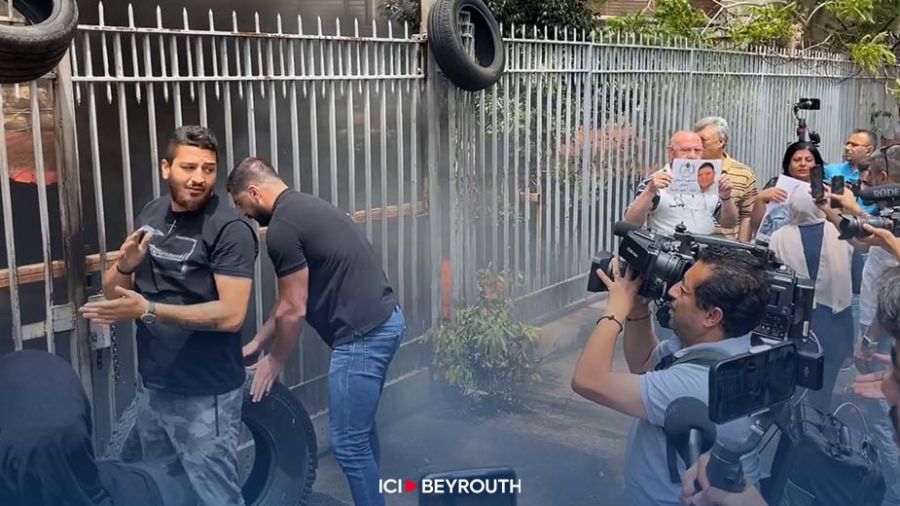 4 août: colère devant le Palais de justice