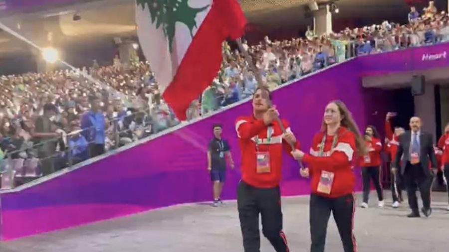 Le drapeau libanais flotte haut dans le ciel de Hangzhou