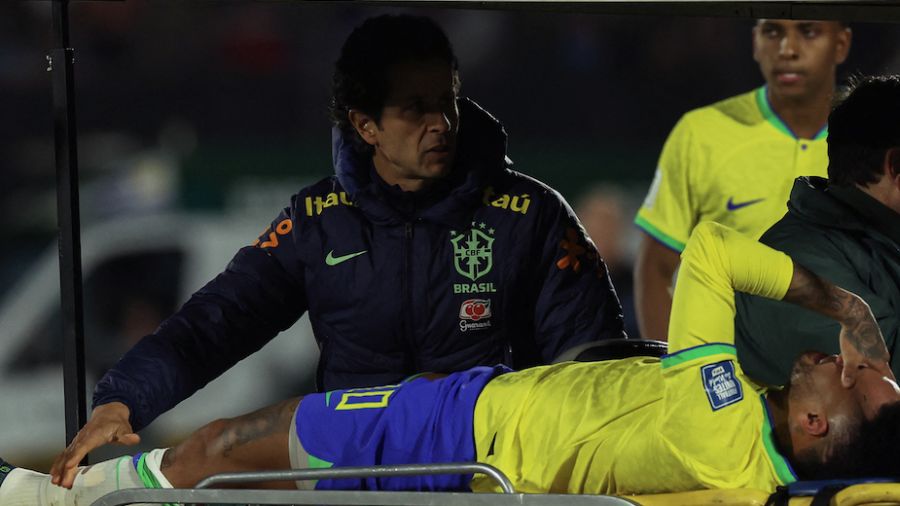 Rupture des ligaments croisés et opération pour Neymar