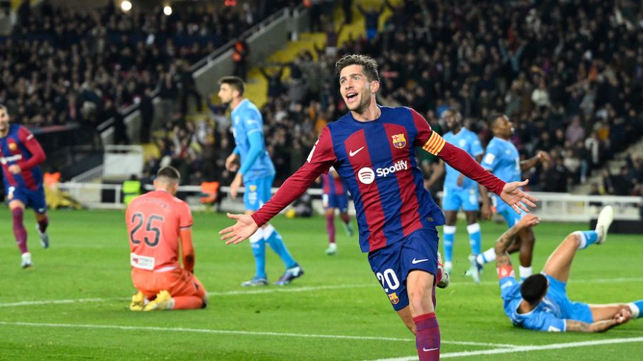 Le Barça arrache une courte victoire 3-2 contre le dernier Almeria