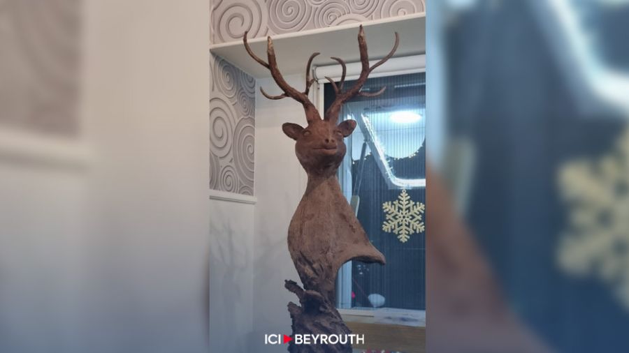Lorsque chef Azar sculpte un merveilleux renne en chocolat