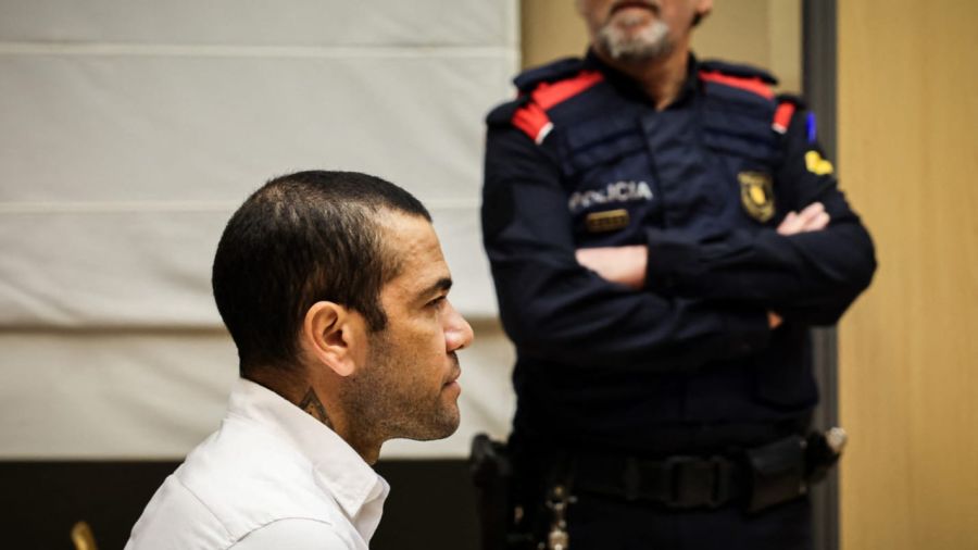 Dani Alves, ex-star du Barça, condamné à quatre ans et demi de prison pour viol