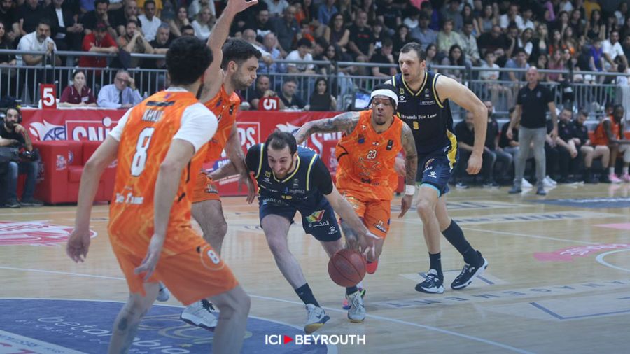La victoire échappe à Homenetmen, Riyadi à un pas de la finale