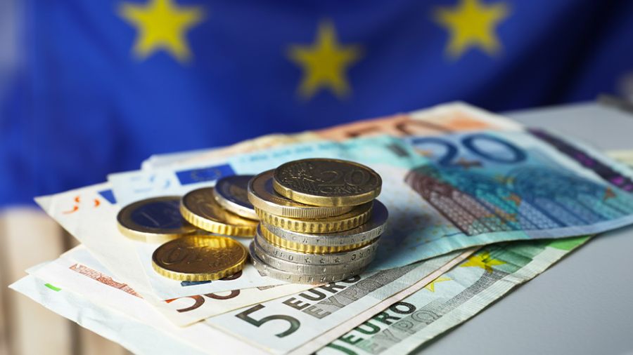 Zone euro: en 2024, l’inflation va baisser plus que prévu, selon Bruxelles