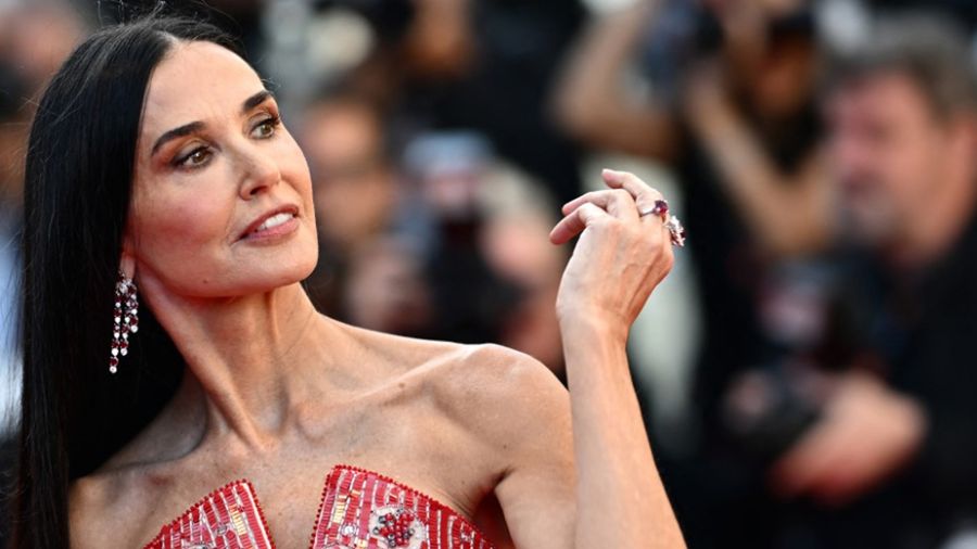 Demi Moore éblouit Cannes dans un film d'horreur féministe