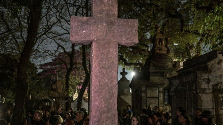 Nuit au cimetière: une plongée dans l’histoire brésilienne