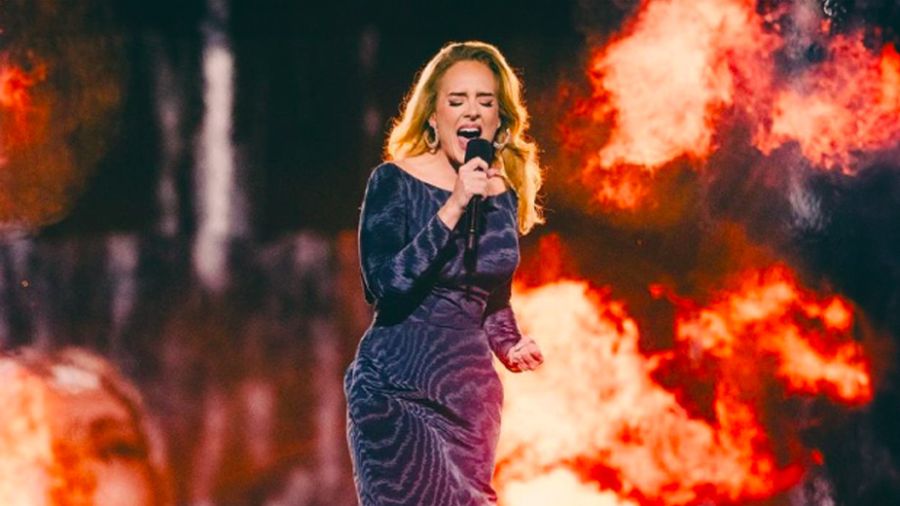 Adele interrompt son concert à Munich pour la gloire olympique