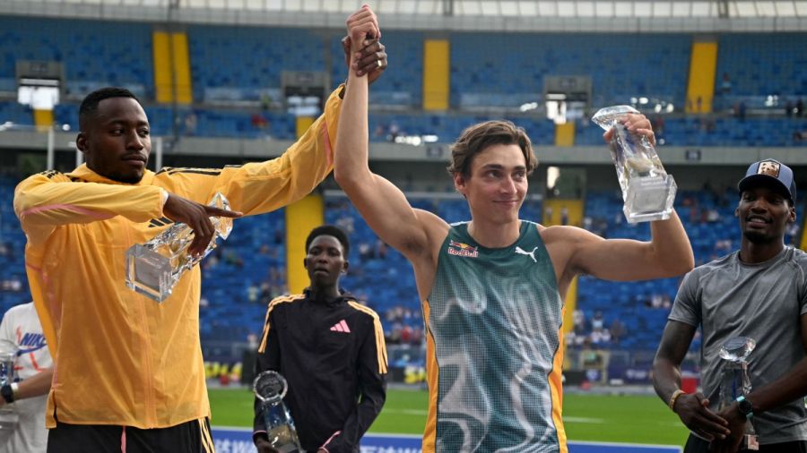 Athlétisme: Duplantis décroche un nouveau record du monde du saut à la perche à 6,26 m