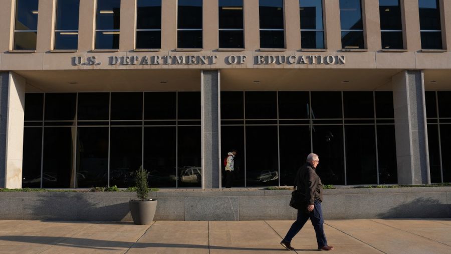 Trump enterre publiquement le ministère de l'Education