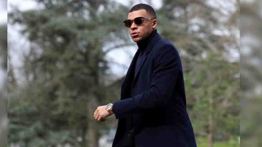 Ligue 1: le PSG suspendu au cas Mbappé