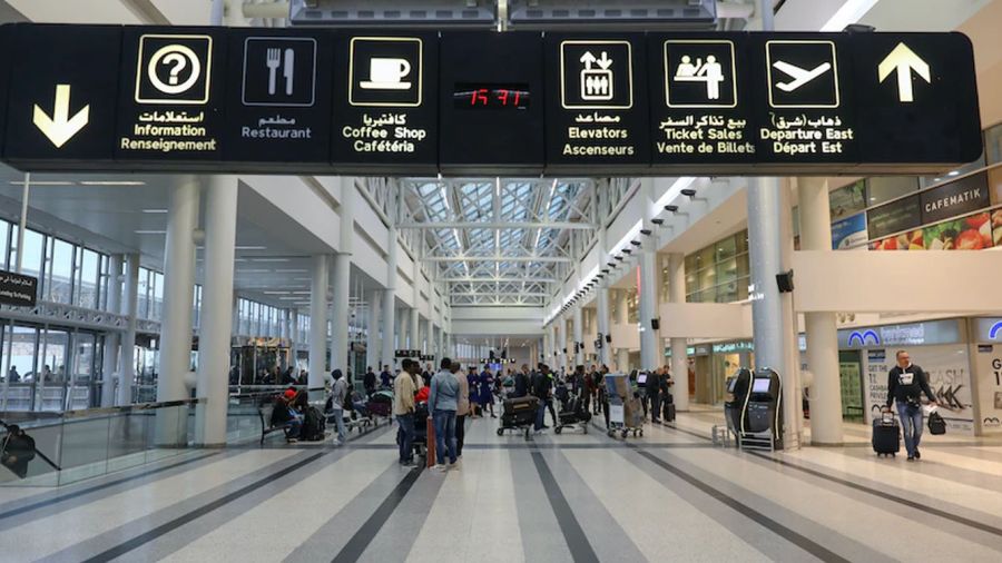 Libanais bloqués à Téhéran: un avion de la MEA les ramènera vendredi, protestations à Beyrouth