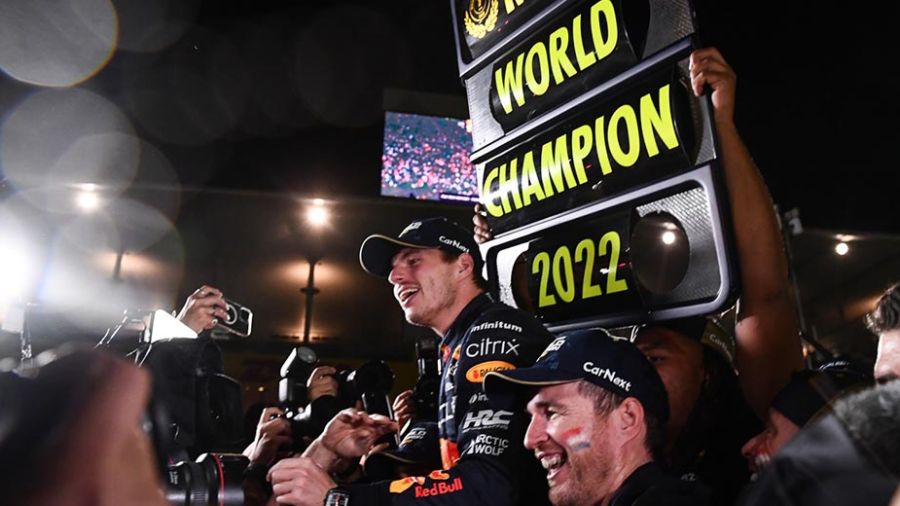 Verstappen champion du monde dans la confusion au Japon