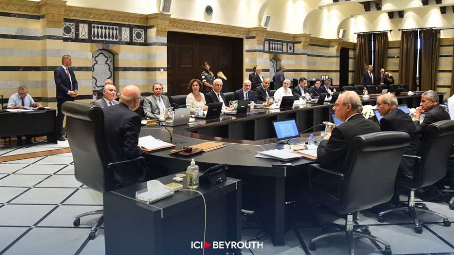 Endettement: le cabinet jette la balle au Parlement