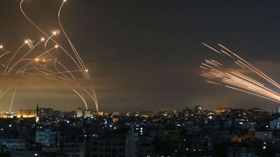 Israël et l'Iran échangent des menaces après une attaque massive de Téhéran