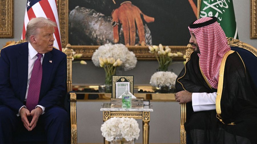 Trump accueilli par Mohammed ben Salmane à Riyad