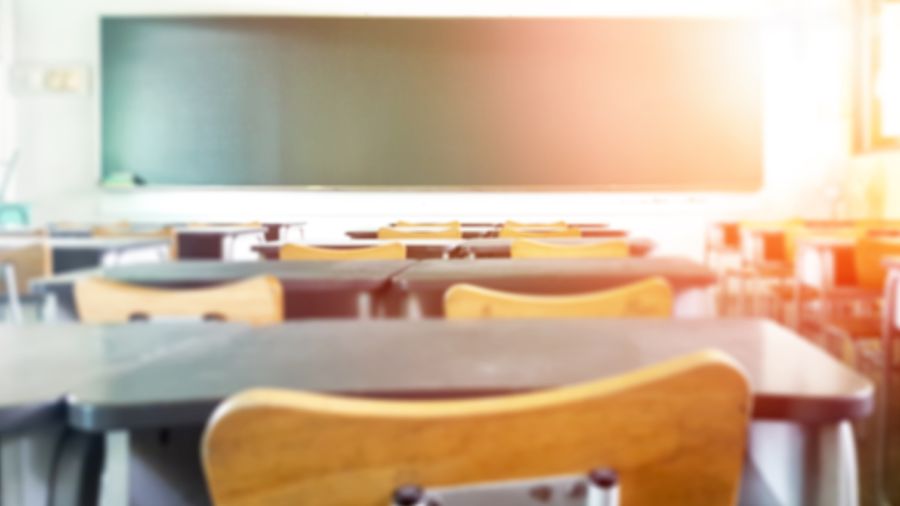 Les déplacements forcés et les difficultés de l'enseignement plongent les écoles dans le chaos