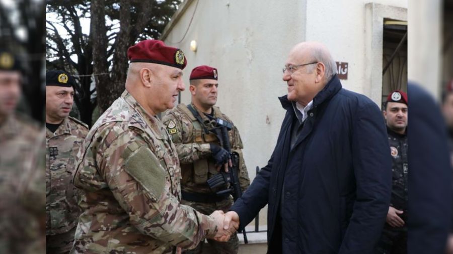 Mikati et J. Aoun à Marjayoun pour inspecter la situation de l'armée à la frontière