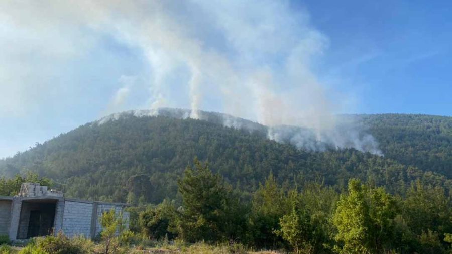L’incendie de Btermaz maîtrisé, les pompiers sur le qui-vive