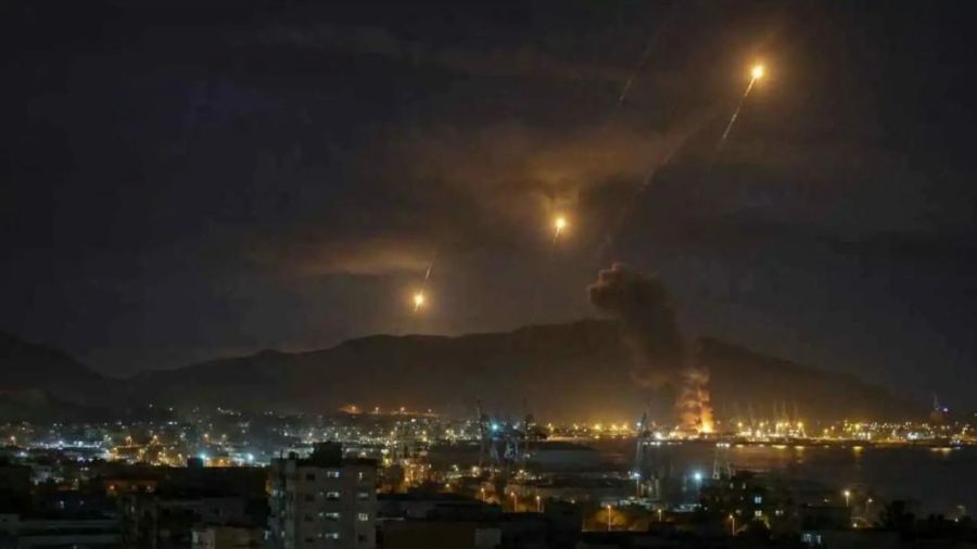 Les hostilités entre l'Iran et Israël suspendues, les menaces persistent