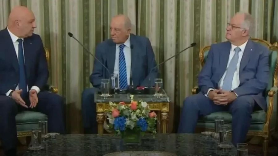 Aoun et Mitsotakis appellent à un nouvel élan dans les relations libano-grecques