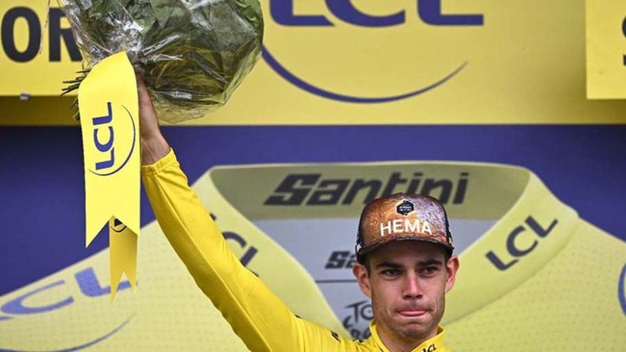 Le Tour de France, avec van Aert en jaune, prend un nouveau départ