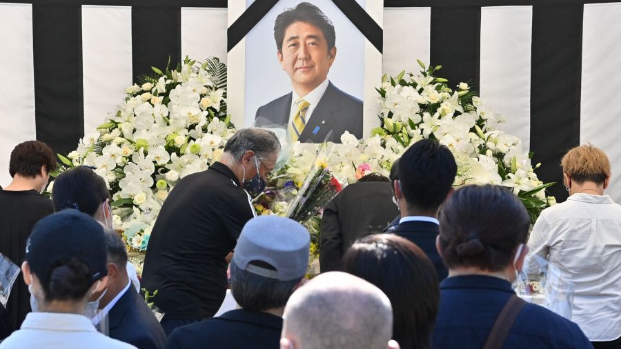 Japon: le meurtrier de l’ex-Premier ministre Abe condamné à la prison à vie