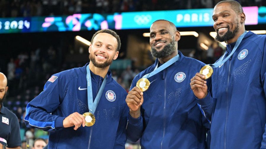 JO-2024: plongeon, kayak, volley, basket... l'histoire s'écrit à Paris avant le bouquet final
