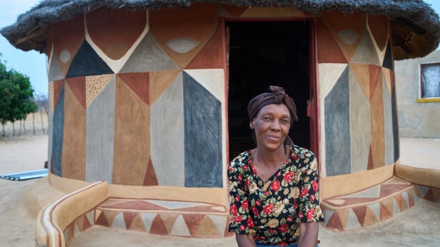 La beauté des cases peintes au Zimbabwe, un art féminin