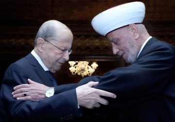 Michel Aoun a été reçu samedi matin par le cheikh Abdelatif Deriane à Dar el-Fatwa. ©Dalati et Nohra
