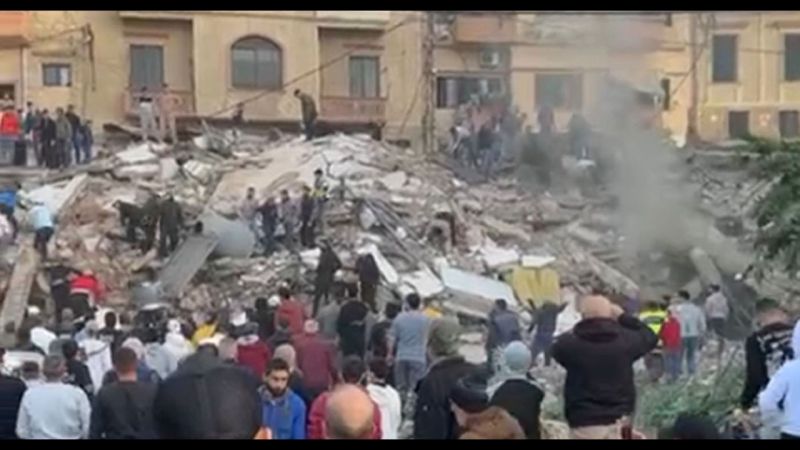 Tripoli- Au moins cinq morts et cinq survivants dans l’effondrement d’un bâtiment à Tabbané