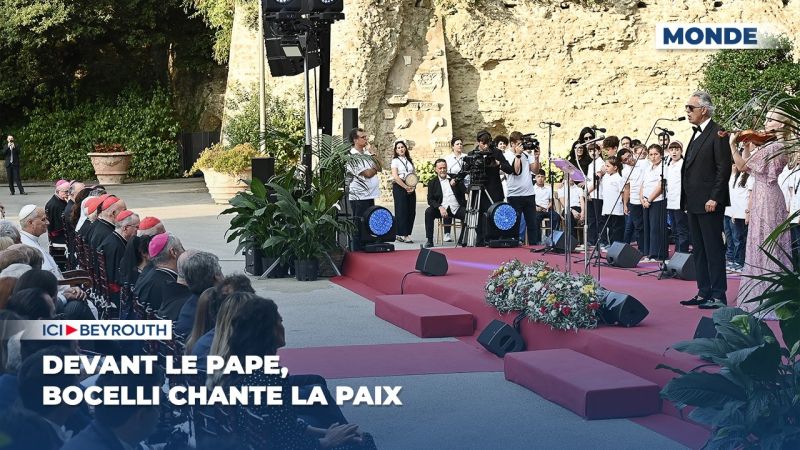 Devant le pape, Bocelli chante la paix